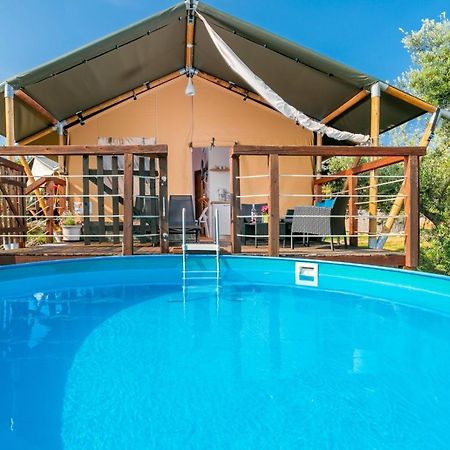 Prima Insula Glamping Hotell Brusici Exteriör bild