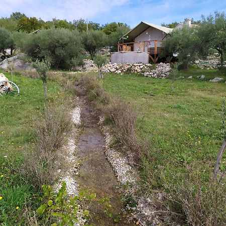 Prima Insula Glamping Hotell Brusici Exteriör bild