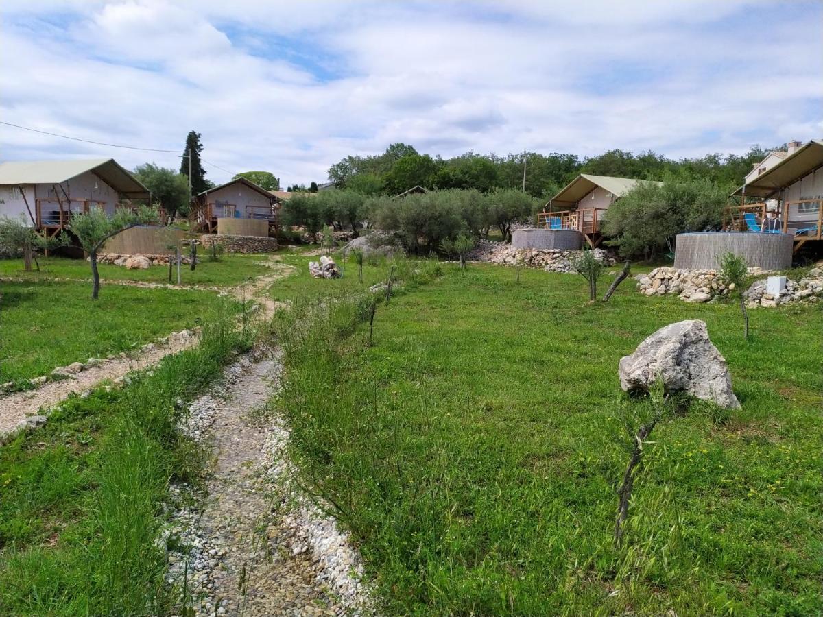 Prima Insula Glamping Hotell Brusici Exteriör bild