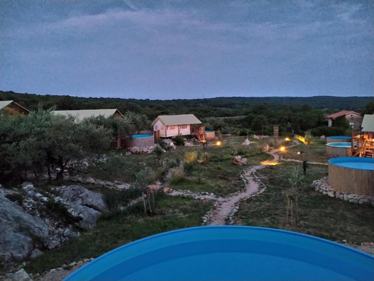 Prima Insula Glamping Hotell Brusici Exteriör bild