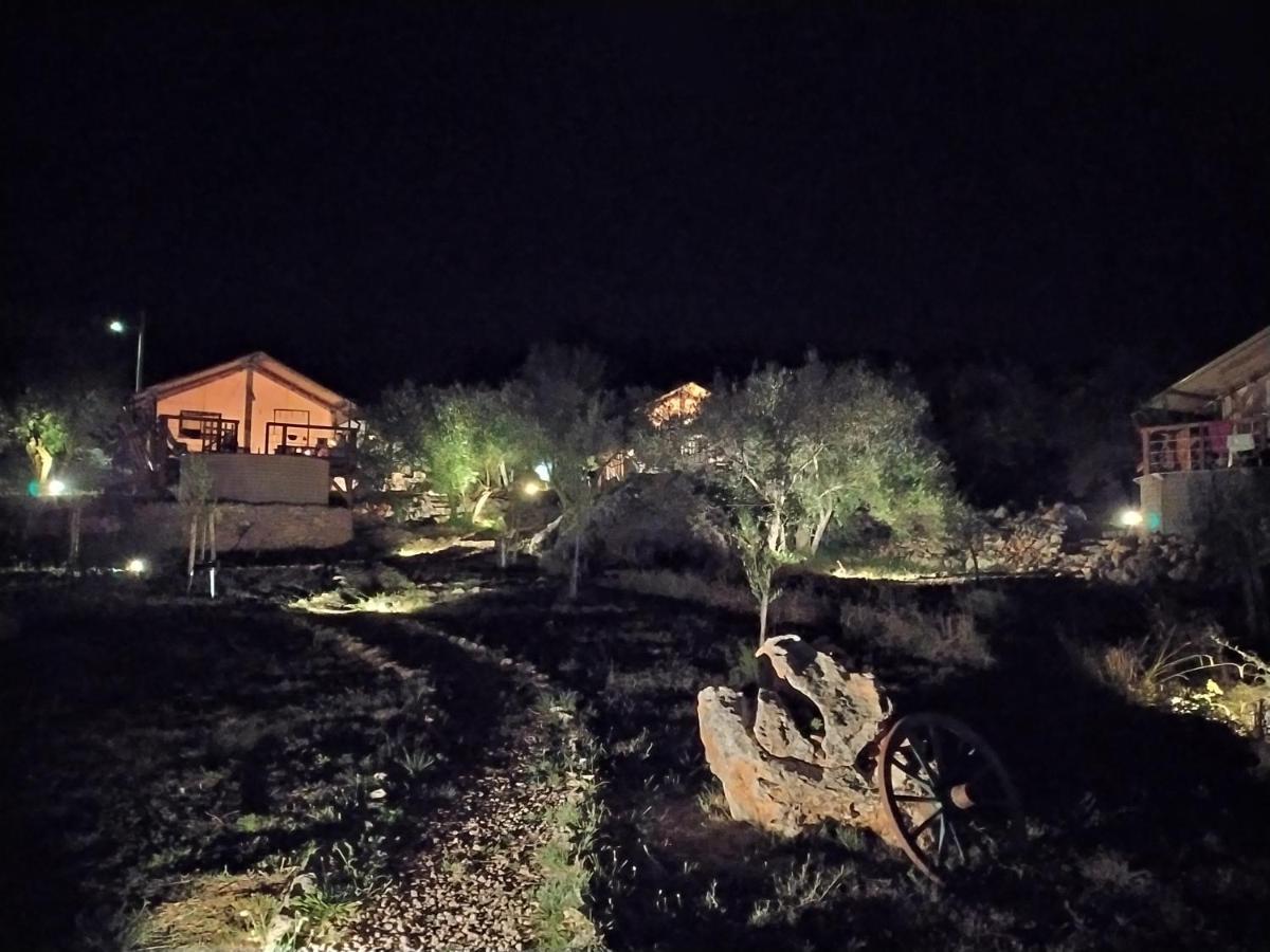 Prima Insula Glamping Hotell Brusici Exteriör bild