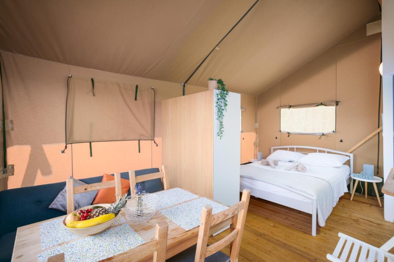 Prima Insula Glamping Hotell Brusici Exteriör bild