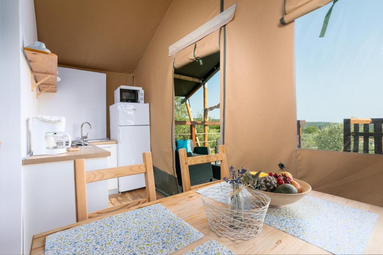 Prima Insula Glamping Hotell Brusici Exteriör bild