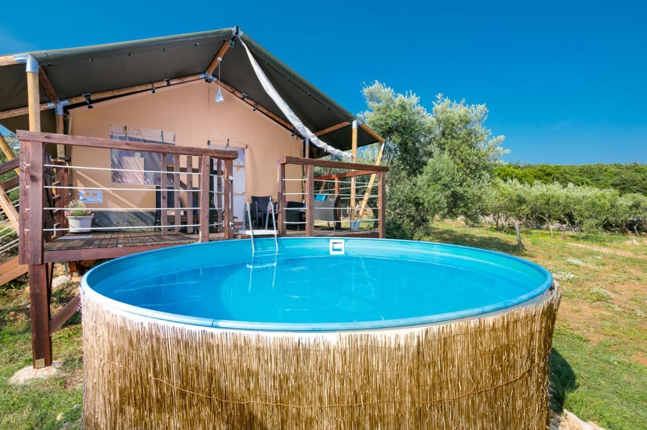 Prima Insula Glamping Hotell Brusici Exteriör bild