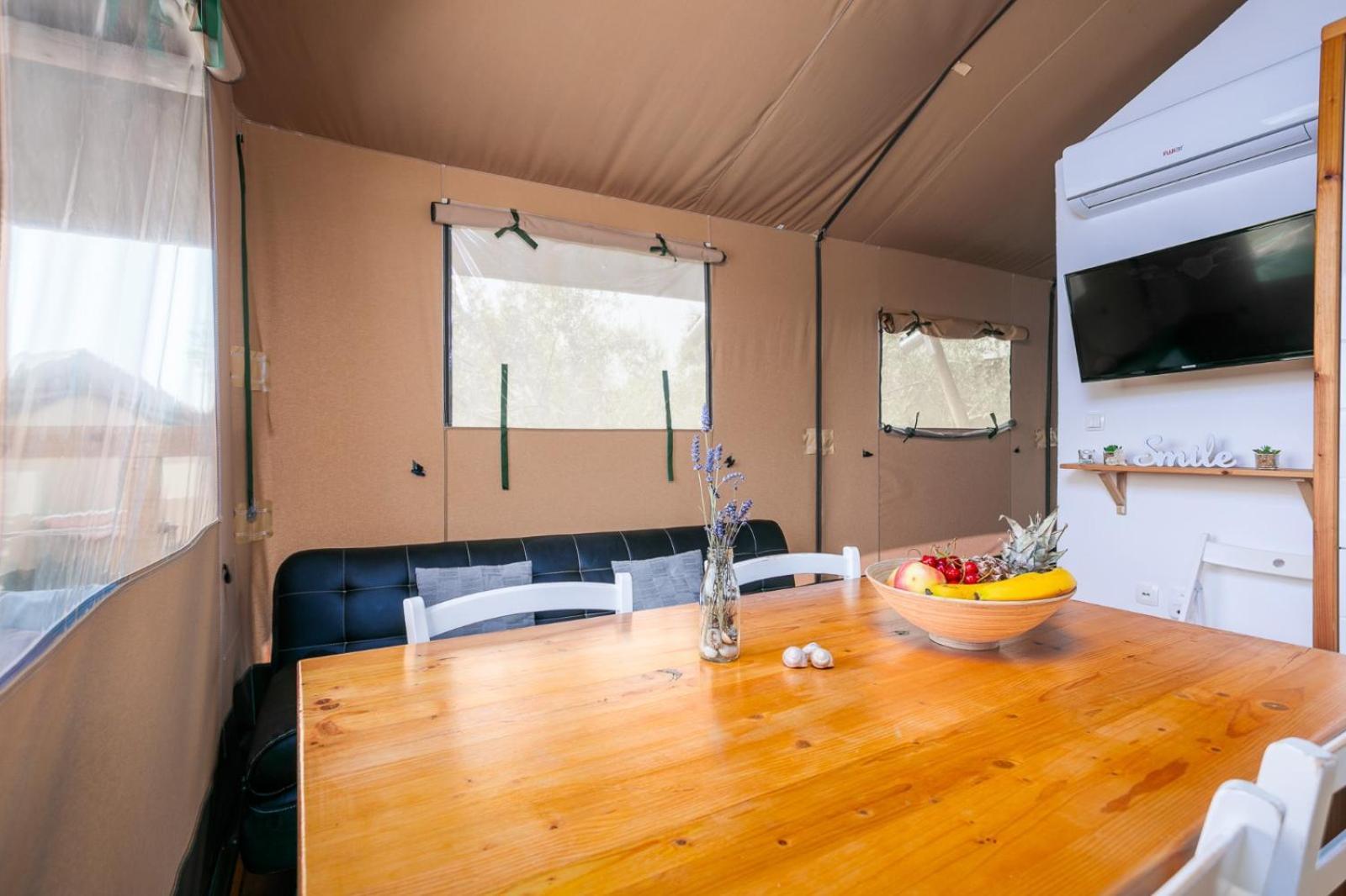 Prima Insula Glamping Hotell Brusici Exteriör bild