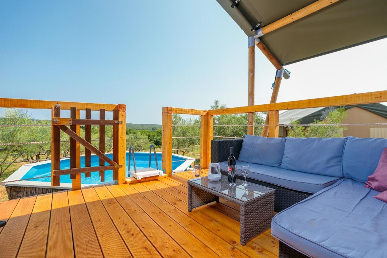 Prima Insula Glamping Hotell Brusici Exteriör bild